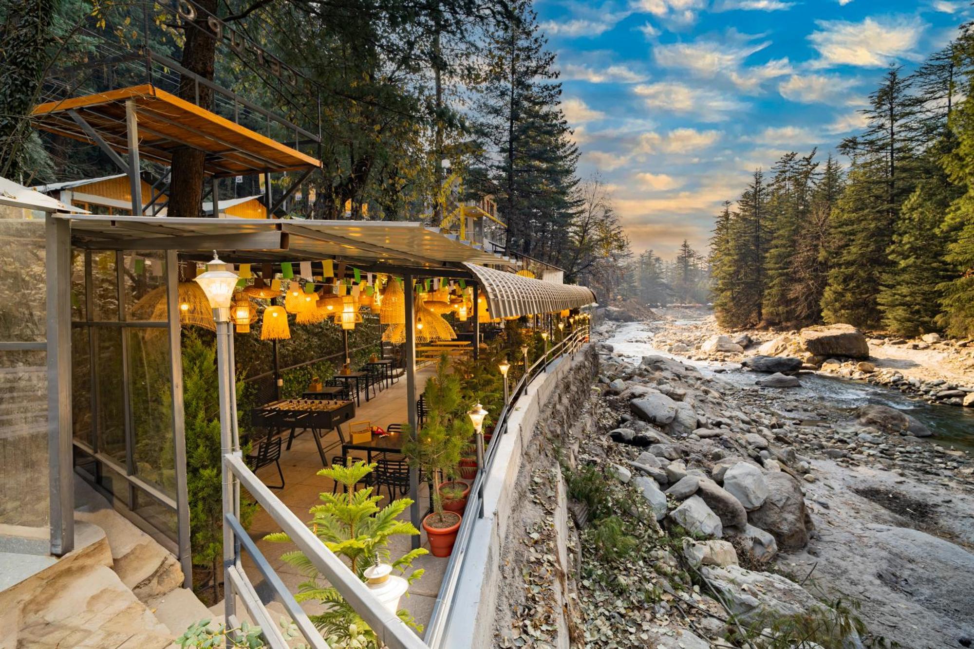The Hosteller Kasol, Riverside Екстер'єр фото